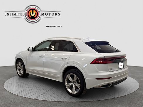 Used 2023 Audi Q8 Premium w/ Convenience Package AWD/4WD image 2