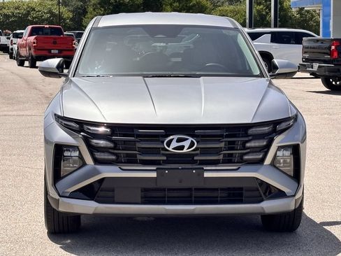 Used 2025 Hyundai Tucson SE FWD image 3