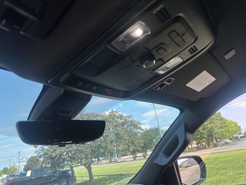 Used 2021 Chevrolet Tahoe High Country RWD image 30