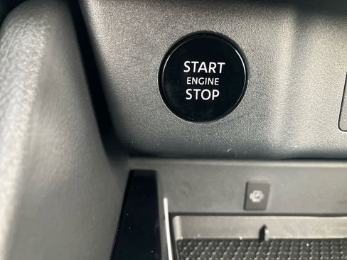 Used 2024 Nissan Rogue SL image 29