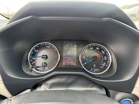 Used 2021 Toyota RAV4 XLE w/ Convenience Package image 15