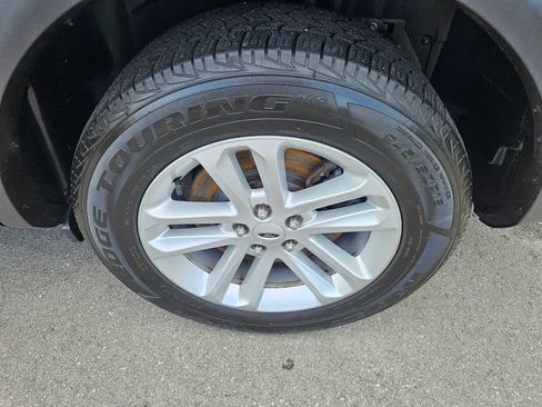 Used 2017 Ford Explorer XLT w/ Equipment Group 201A FWD image 9