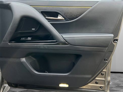 Used 2023 Lexus LX 600 4WD w/ Accessory Package (Z1) image 14