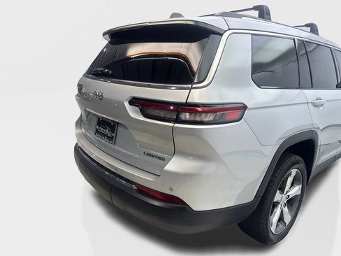 Used 2022 Jeep Grand Cherokee L Limited AWD/4WD image 18