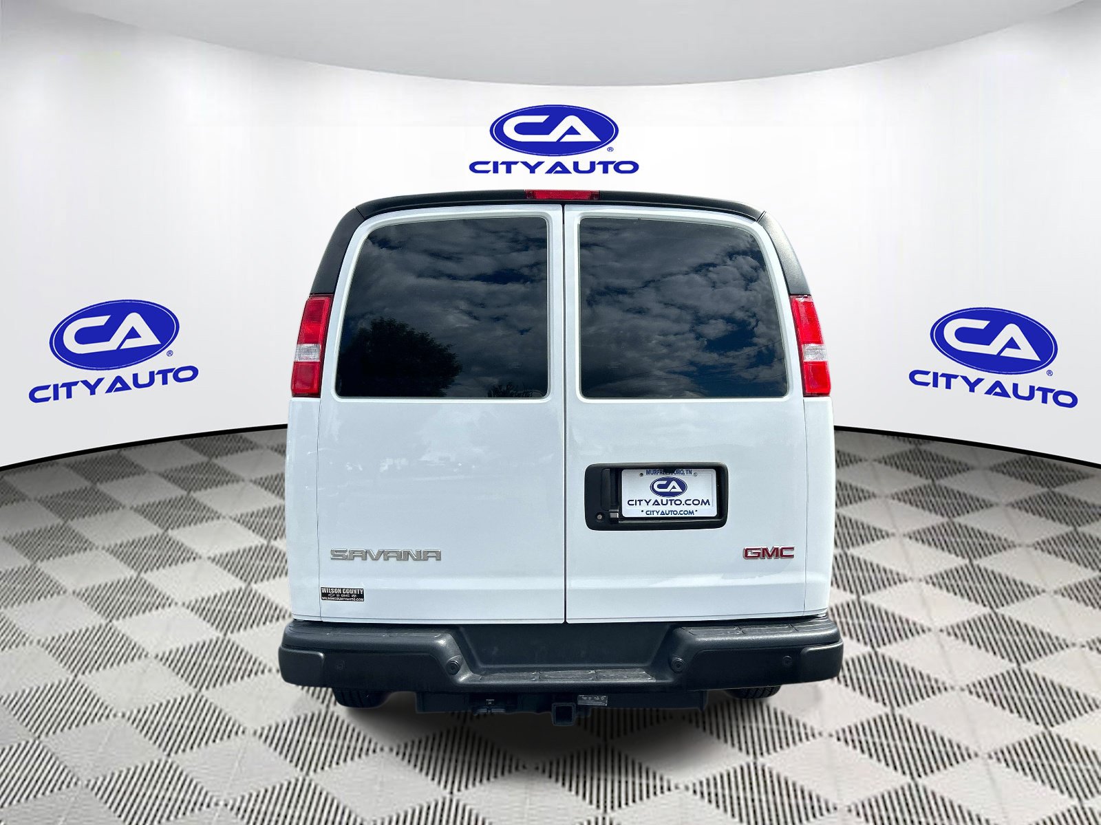 Used 2025 GMC Savana 2500 w/ Driver Convenience Package RWD image 4