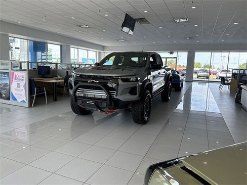 New 2025 Chevrolet Colorado ZR2 w/ Off-Road Front Bumper Package image 4