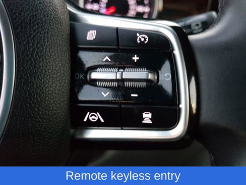 Used 2022 Kia Carnival SX image 14