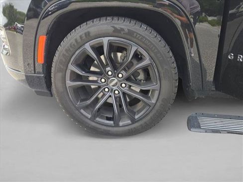 Used 2022 Jeep Grand Wagoneer Series II AWD/4WD image 16