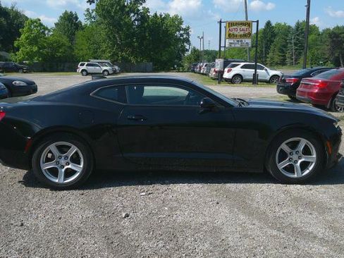 Used 2017 Chevrolet Camaro LT RWD image 3