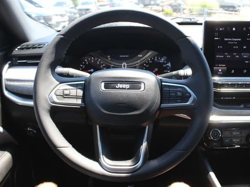 Used 2023 Jeep Compass Latitude AWD/4WD image 14