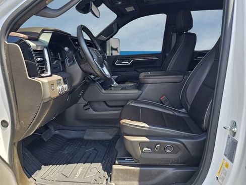 Used 2025 GMC Sierra 3500 Denali AWD/4WD image 17