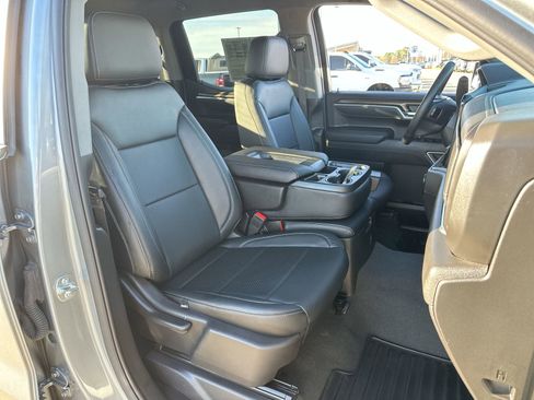 Used 2025 Chevrolet Silverado 1500 LT image 24