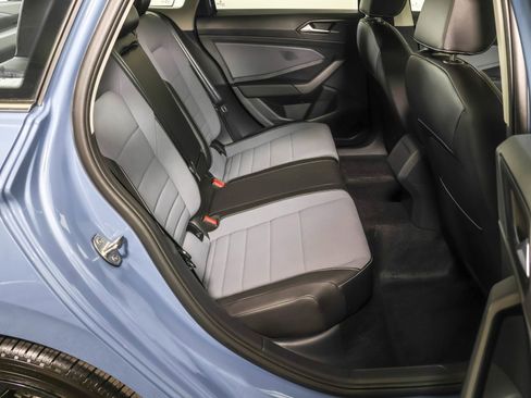 Used 2025 Volkswagen Jetta SE w/ Black Wheel Package image 40