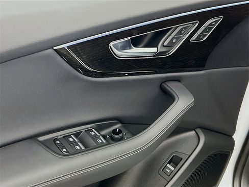 New 2026 Audi Q8 Premium Plus image 17