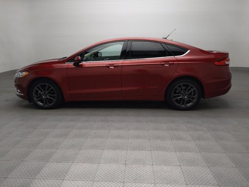 Used 2018 Ford Fusion SE w/ Equipment Group 201A FWD image 3
