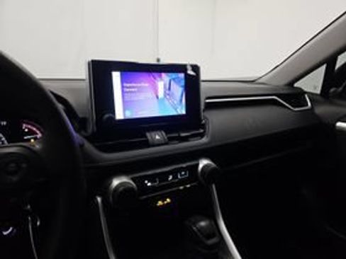 Used 2024 Toyota RAV4 LE FWD image 11