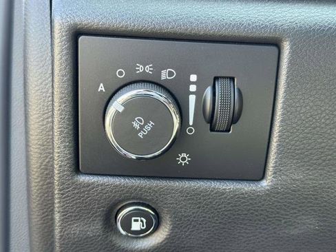 Used 2021 Jeep Grand Cherokee Limited image 15