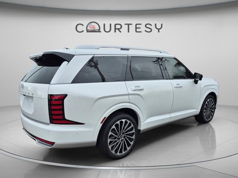 New 2026 Hyundai Palisade Calligraphy FWD image 5