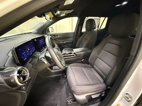 Used 2025 Chevrolet Equinox LT FWD image 30