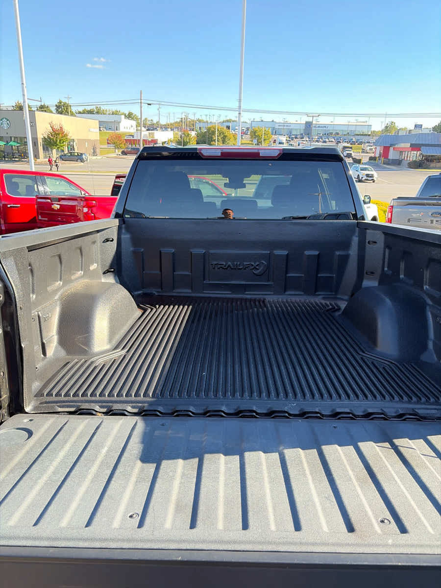 Used 2022 Chevrolet Silverado 1500 RST AWD/4WD image 31