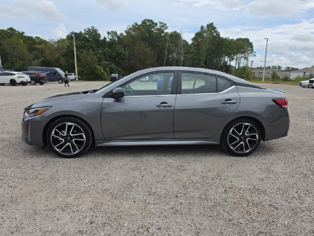 Used 2025 Nissan Sentra SR FWD image 6
