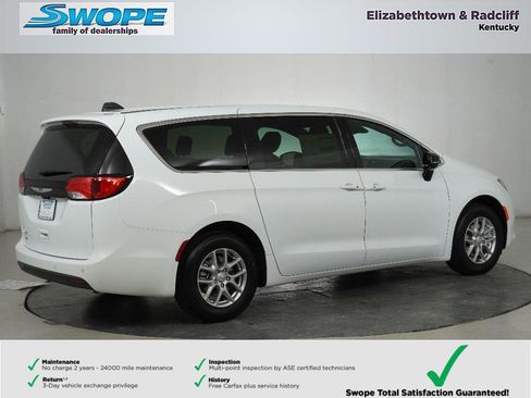 New 2026 Chrysler Voyager LX image 3