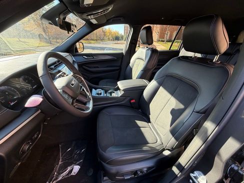 New 2025 Jeep Grand Cherokee L Laredo AWD/4WD image 15