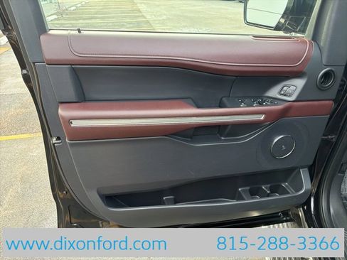 Used 2024 Ford Expedition Limited image 25