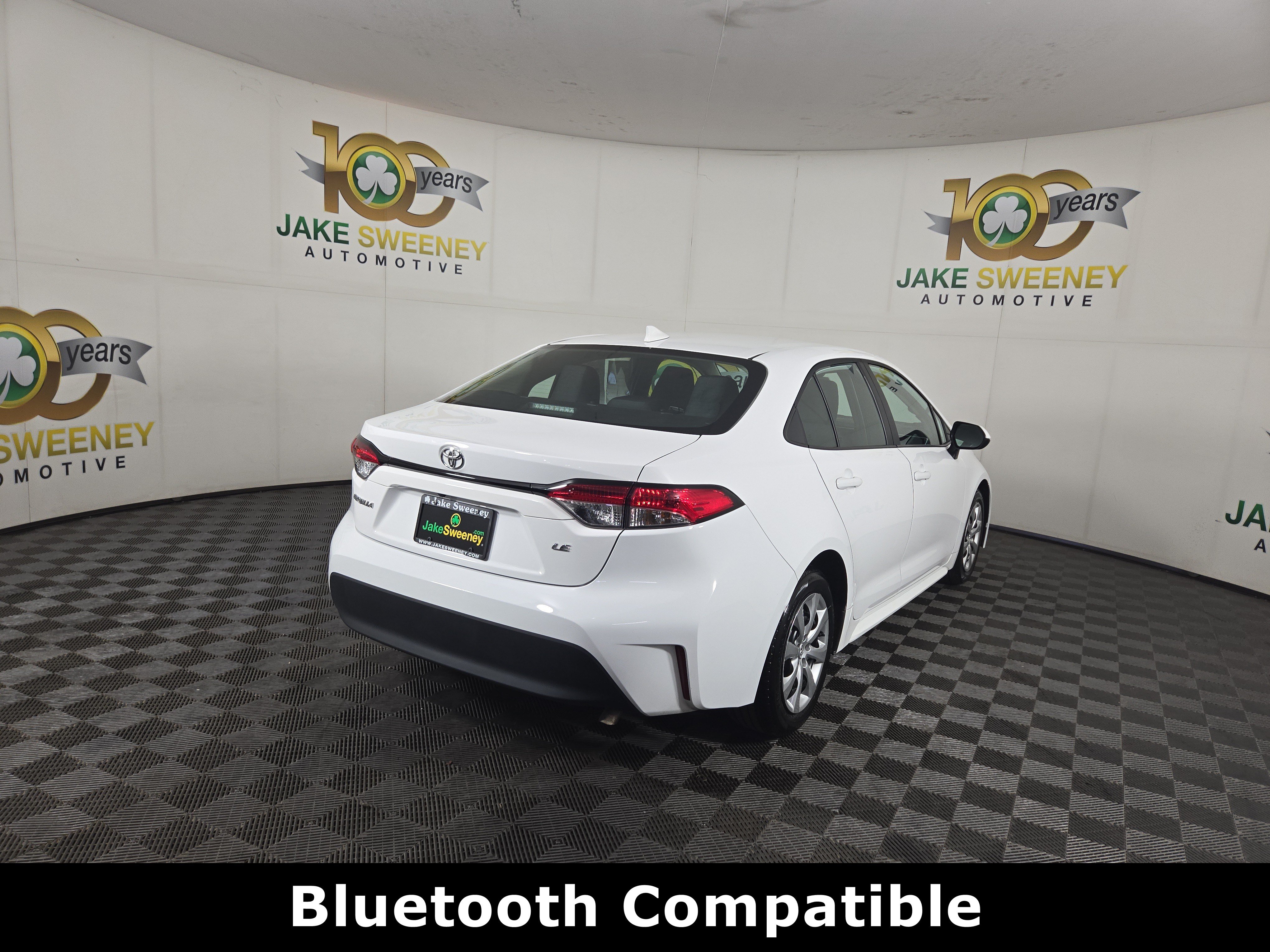 Used 2025 Toyota Corolla LE FWD image 9