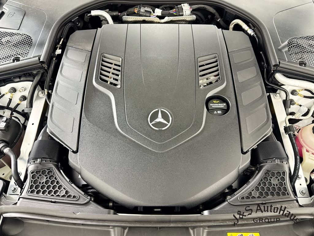 Used 2025 Mercedes-Benz S 580 4MATIC Sedan w/ AMG Line Package image 38