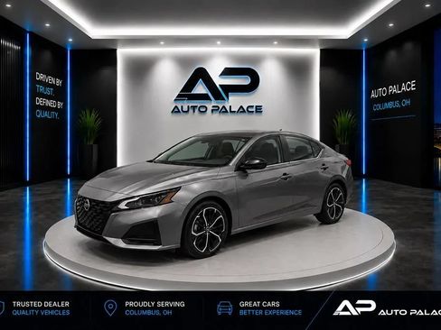 Used 2024 Nissan Altima 2.5 SR FWD image 1