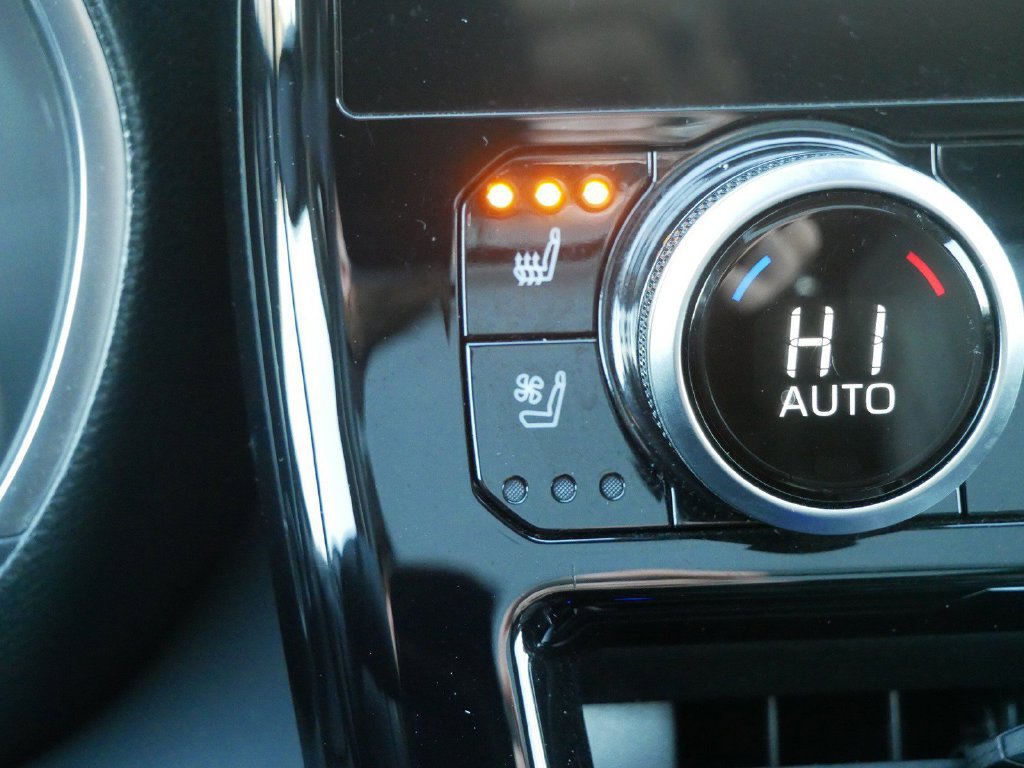 Used 2023 Toyota Highlander Platinum AWD/4WD image 23