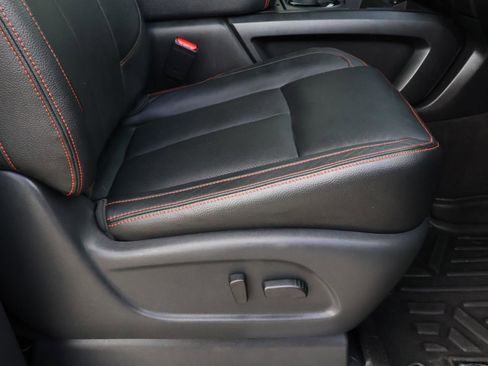 Used 2021 Nissan Titan PRO-4X w/ Pro-4x Convenience Package image 22