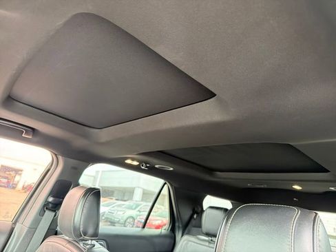 Used 2019 Ford Explorer Platinum AWD/4WD image 16