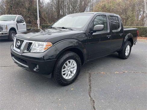 Used 2021 Nissan Frontier SV image 3