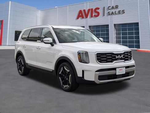 Used 2025 Kia Telluride S FWD image 9