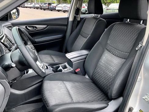 Used 2018 Nissan Rogue SV AWD/4WD image 7