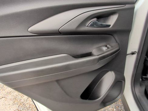 Certified 2024 Chevrolet TrailBlazer LT w/ LT Cold Weather Package FWD image 36