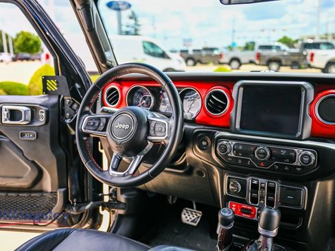 Used 2022 Jeep Gladiator Rubicon w/ LED Lighting Group AWD/4WD image 15
