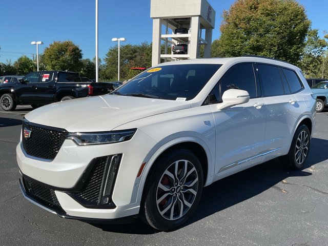Used 2024 Cadillac XT6 Sport w/ Platinum Package AWD/4WD image 2