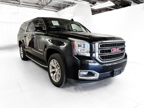 Used 2016 GMC Yukon XL SLT w/ Open Road Package AWD/4WD image 6