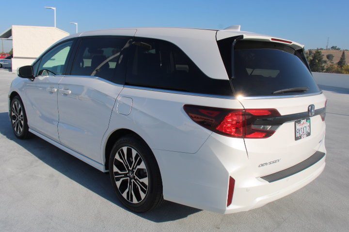 Used 2026 Honda Odyssey Elite image 5