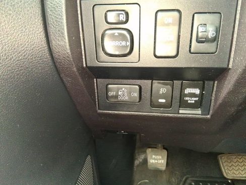 Used 2015 Toyota Tundra SR AWD/4WD image 27