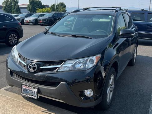 Used 2013 Toyota RAV4 XLE AWD/4WD image 2