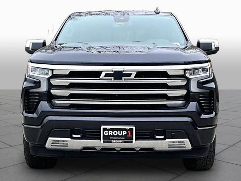 Used 2023 Chevrolet Silverado 1500 High Country w/ Z71 Off-Road Package AWD/4WD image 4