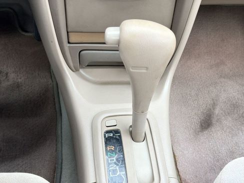 Used 2001 Toyota Corolla CE FWD image 23