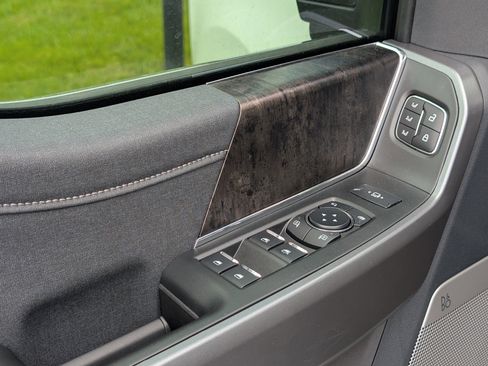 New 2025 Ford F250 Lariat w/ Lariat Ultimate Package image 17