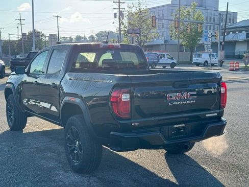 Used 2024 GMC Canyon Elevation w/ Trailering Package AWD/4WD image 3
