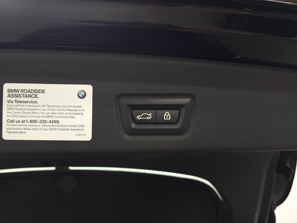 Used 2023 BMW i4 eDrive40 w/ Premium Package RWD image 9