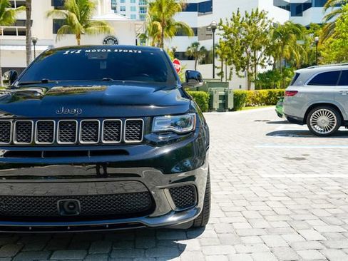 Used 2018 Jeep Grand Cherokee Trackhawk AWD/4WD image 8